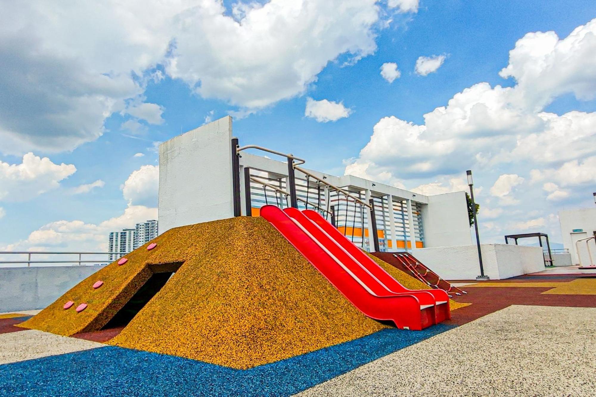 Cloud Deck At Pixel Sentral By Hck * Kuala Lumpur