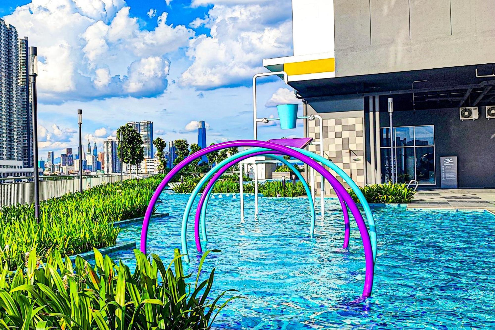 Cloud Deck At Pixel Sentral By Hck