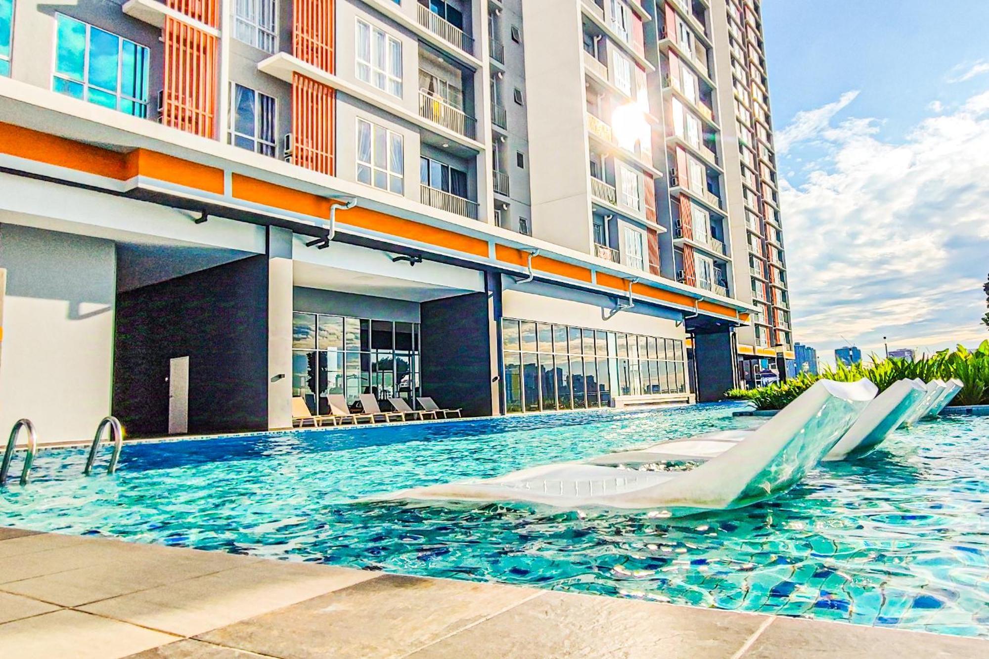 Cloud Deck At Pixel Sentral By Hck Appartement *